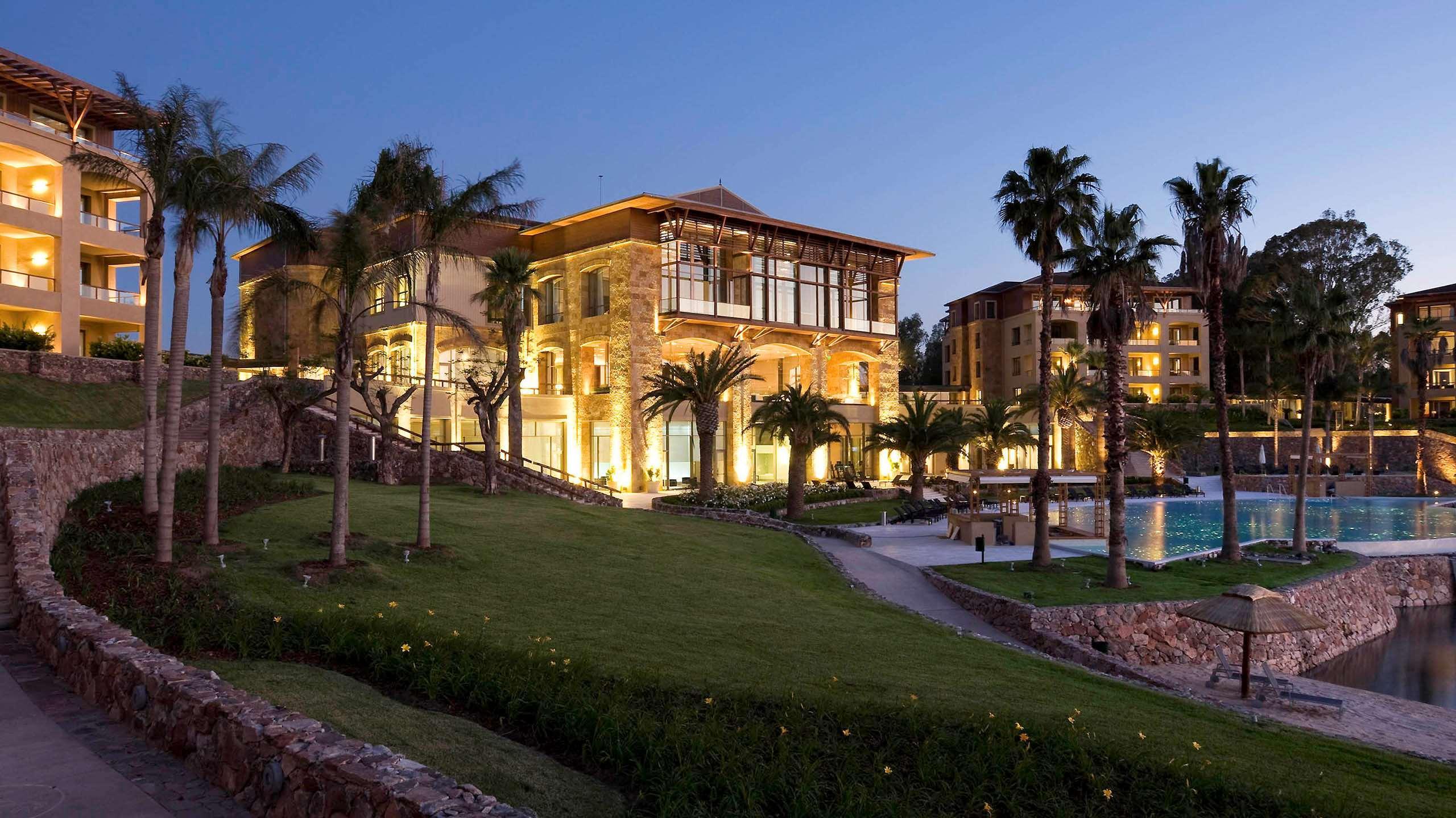 Sofitel La Reserva Cardales Río Luján Екстериор снимка The resort at night